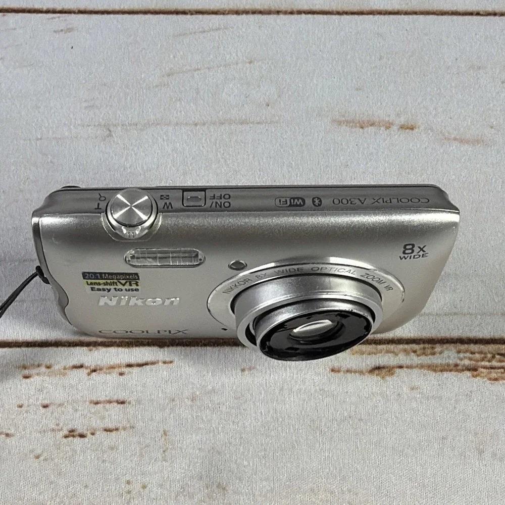 Nikon COOLPIX A300 20.1MP Digital Camera Silver Parts Repair Broken Lens